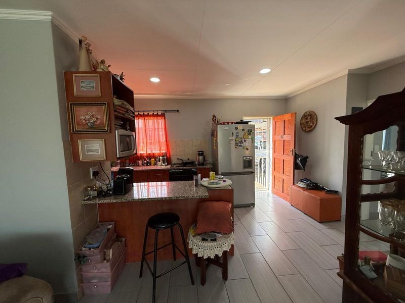House For Sale in Andeon - Photo 4
