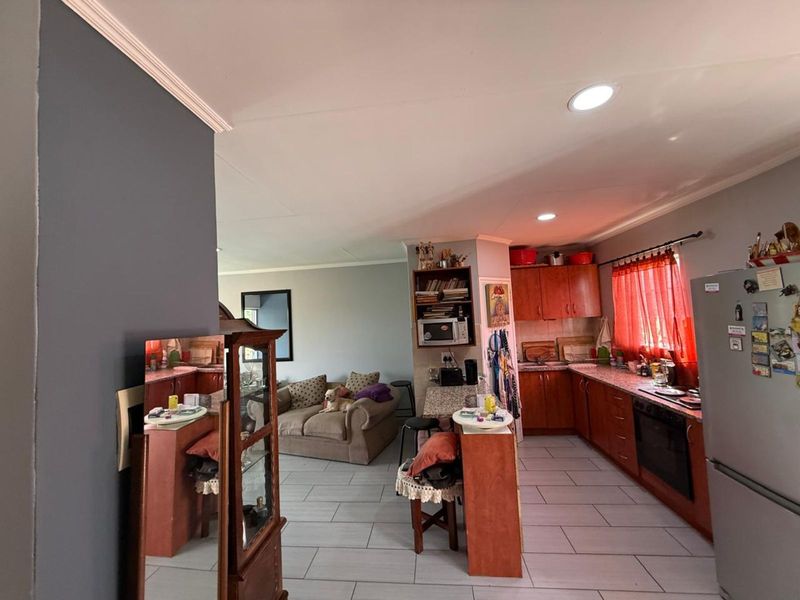 House For Sale in Andeon - Photo 5