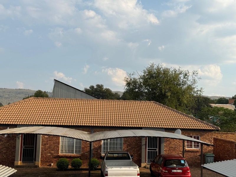 House For Sale in Andeon - Photo 2