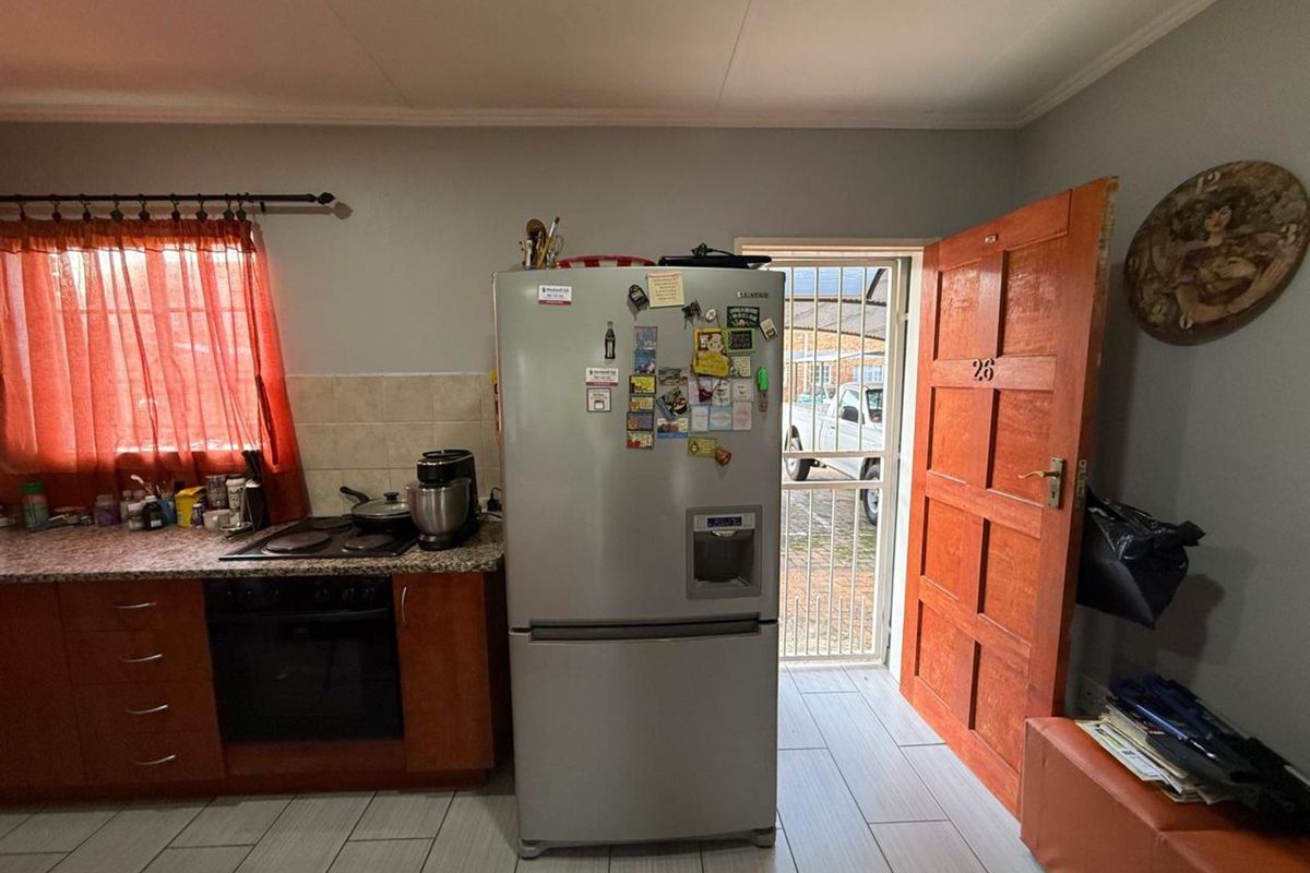 House For Sale in Andeon - Photo 3