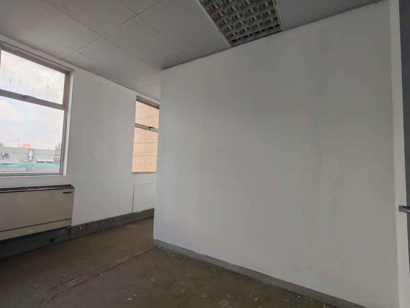 Commercial To Rent in Kempton Park Central - Photo 10