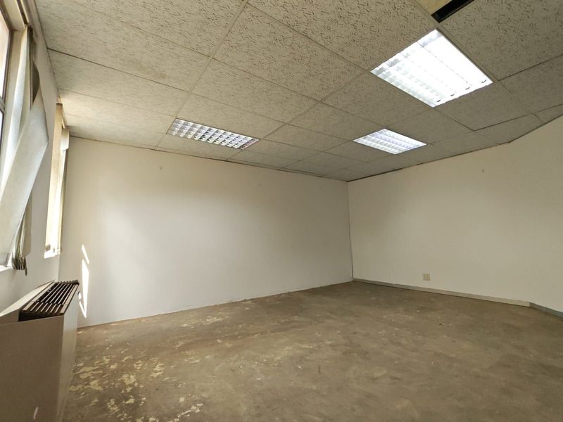 Office To Rent in Kempton Park Central - Photo 3