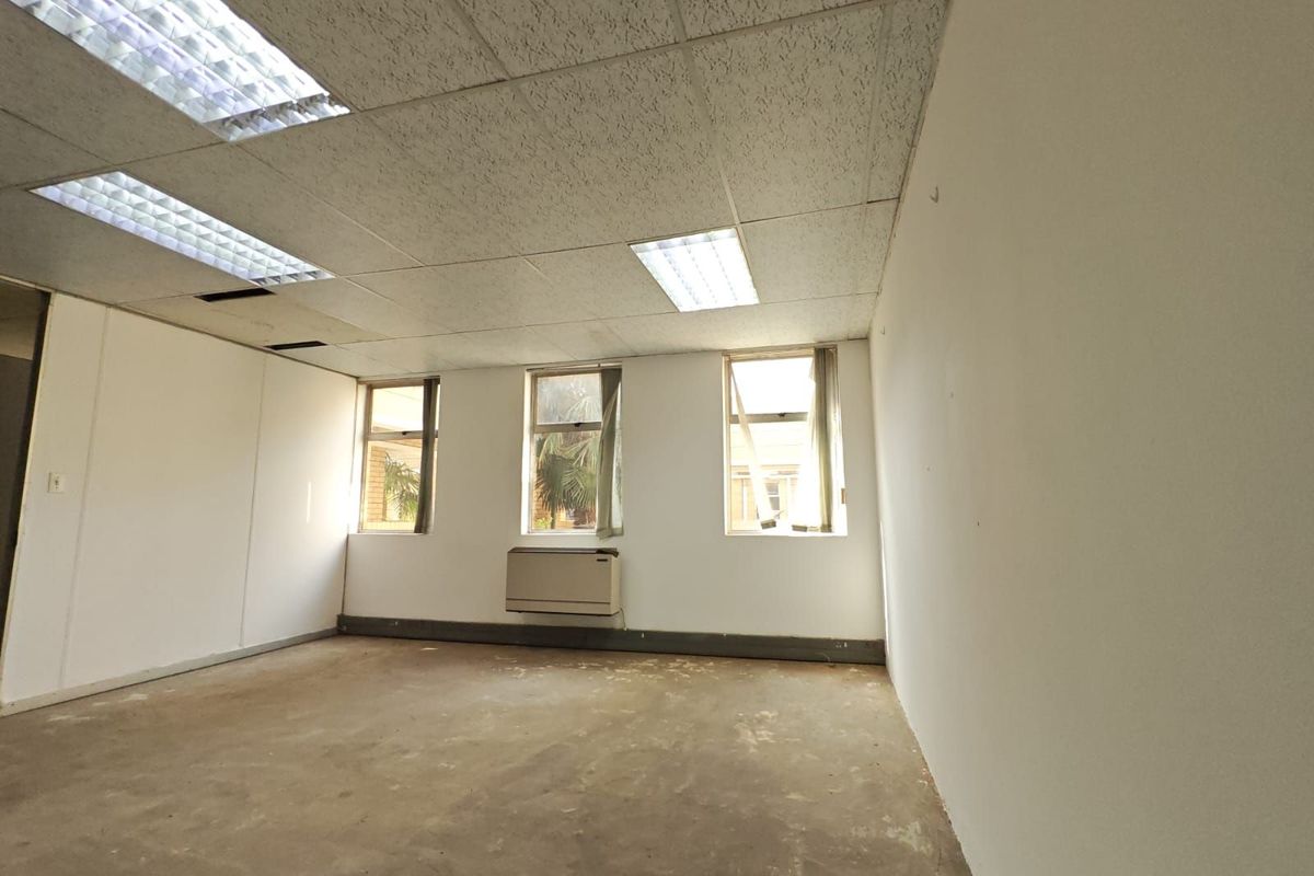 Office To Rent in Kempton Park Central - Photo 4