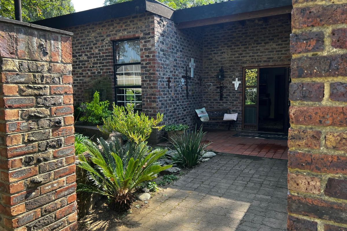 House For Sale in Volksrust Central - Photo 5