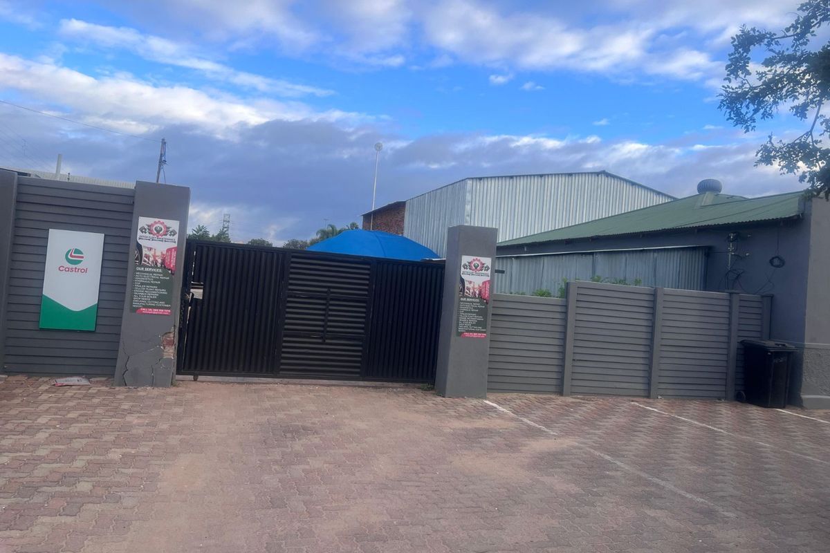 Retail For Sale in Annadale - Photo 2