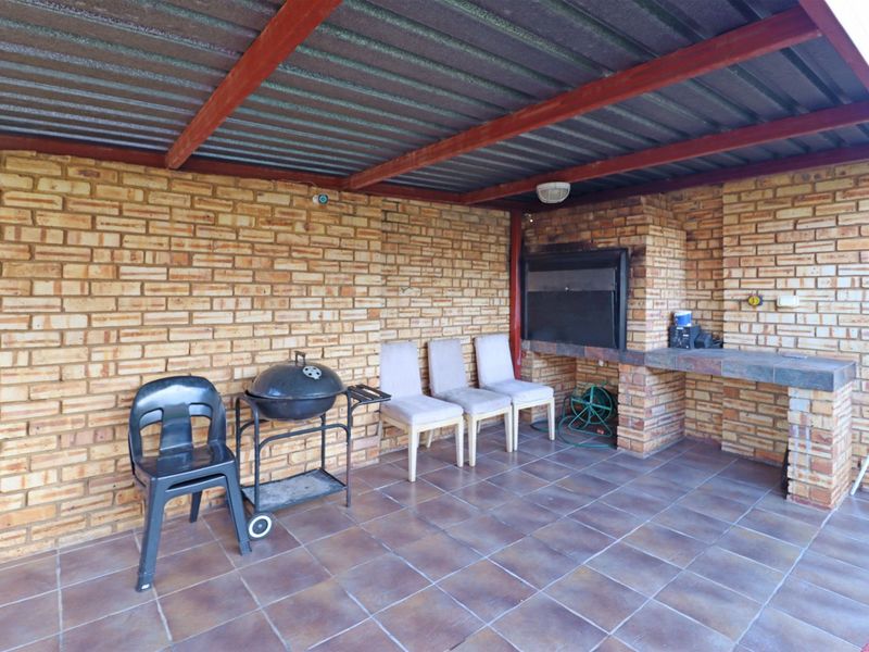 House For Sale in Eldoraigne - Photo 6