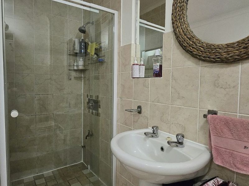 Townhouse To Rent in Hartenbos Central - Photo 7