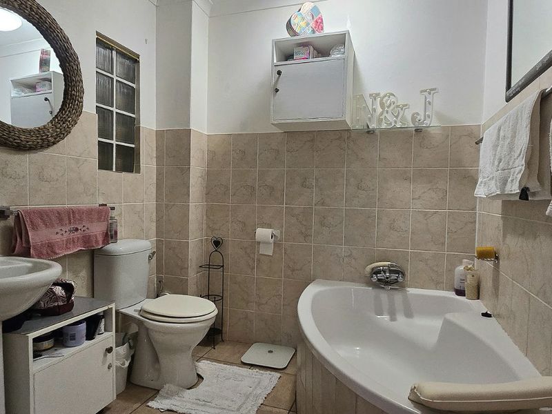 Townhouse To Rent in Hartenbos Central - Photo 6