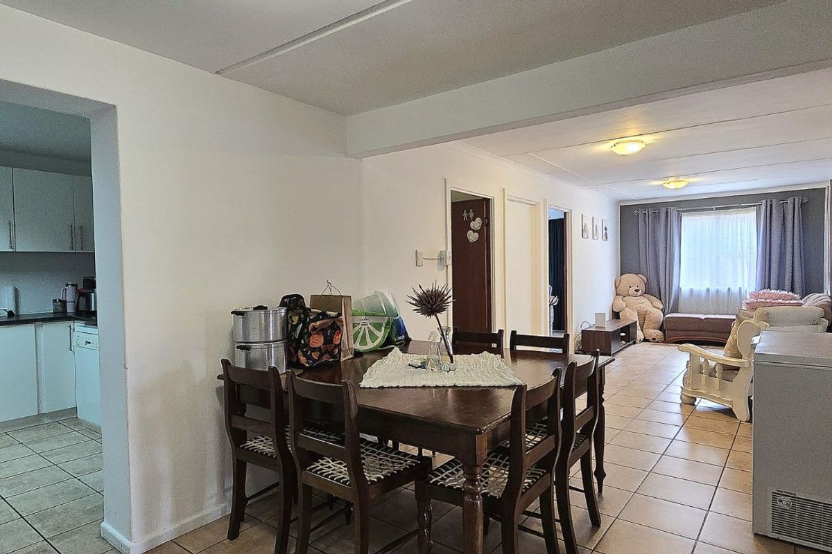 Townhouse To Rent in Hartenbos Central - Photo 4