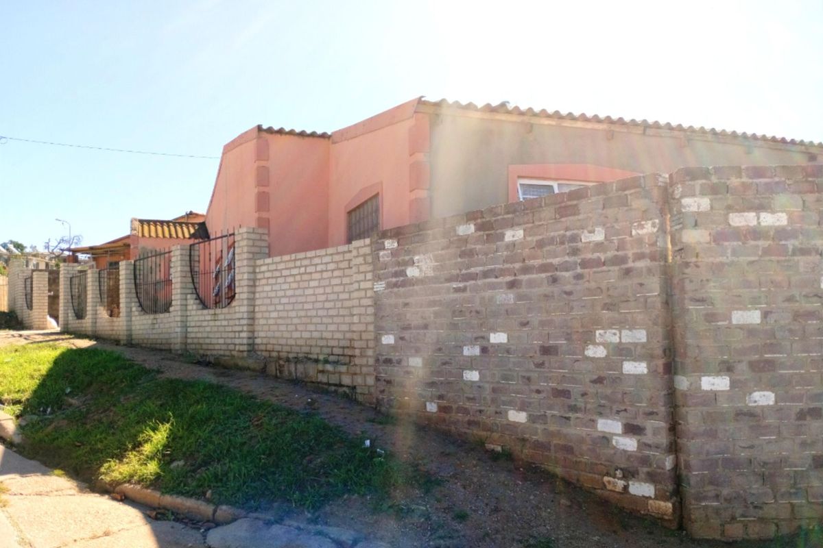 House For Sale in West End - Photo 4