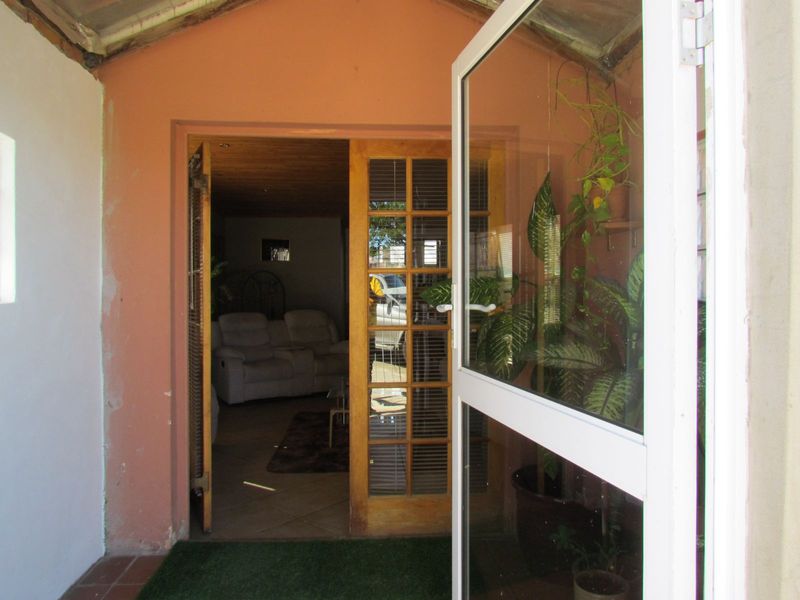 House For Sale in West End - Photo 7