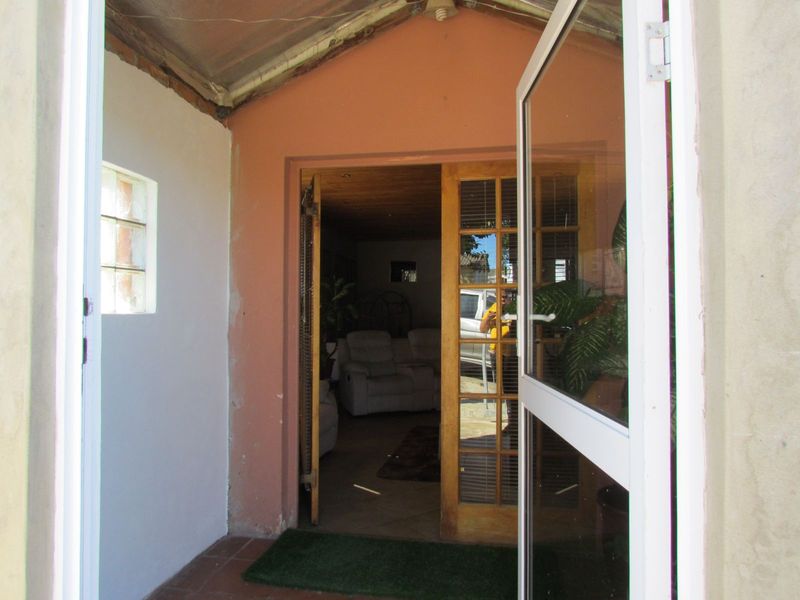 House For Sale in West End - Photo 6