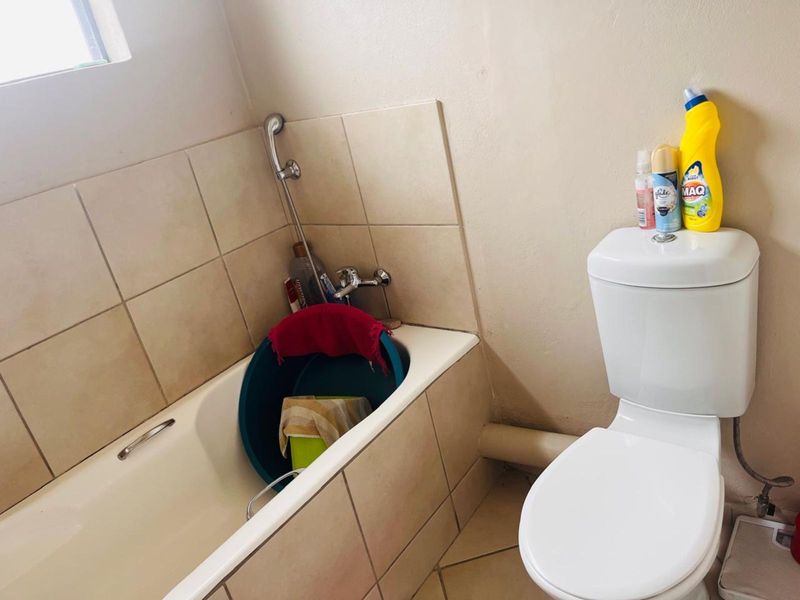 Townhouse For Sale in Evander - Photo 6