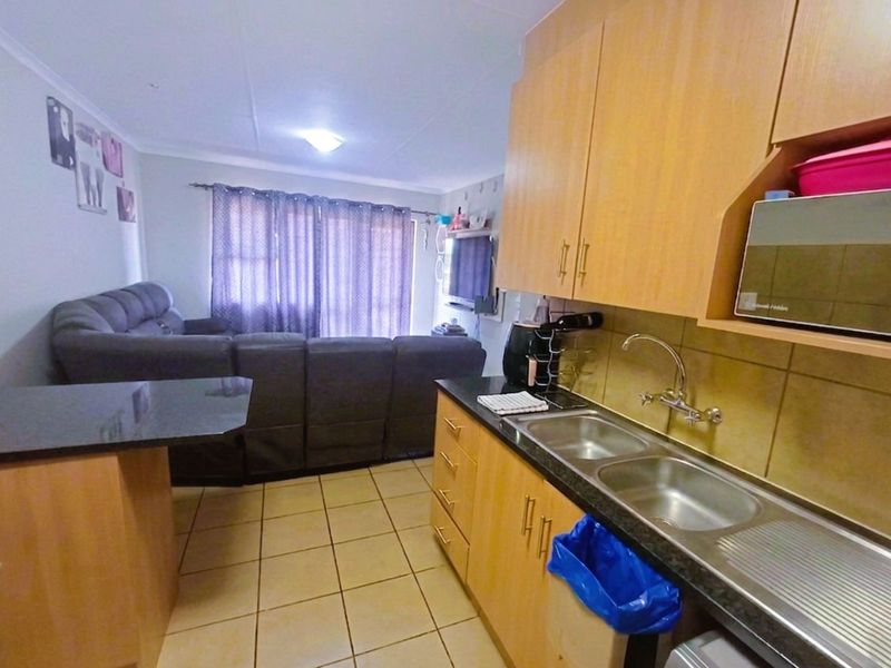 Apartment For Sale in Kibler Park - Photo 2