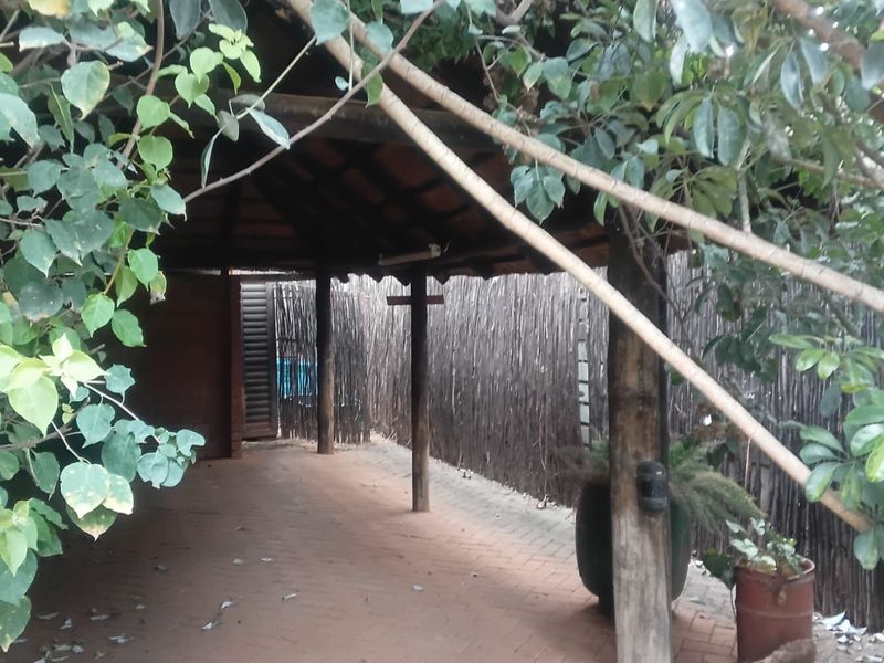 House For Sale in Florauna - Photo 8