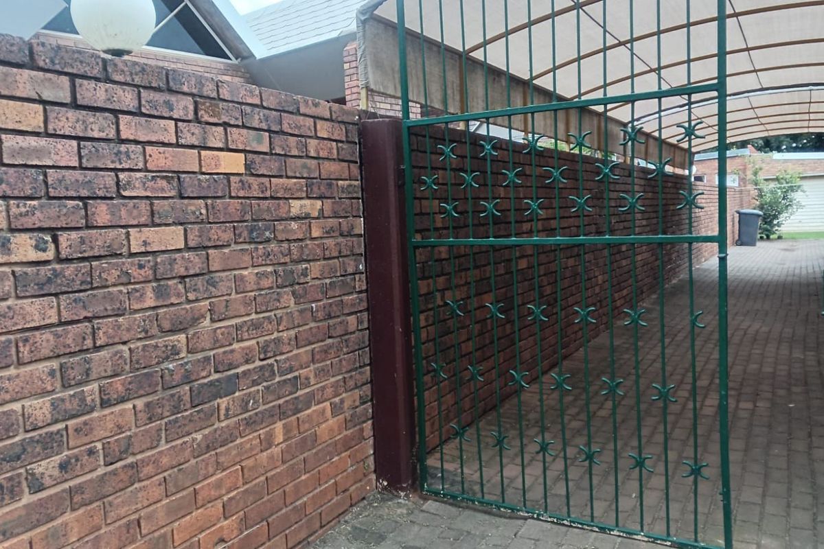 House For Sale in Florauna - Photo 5