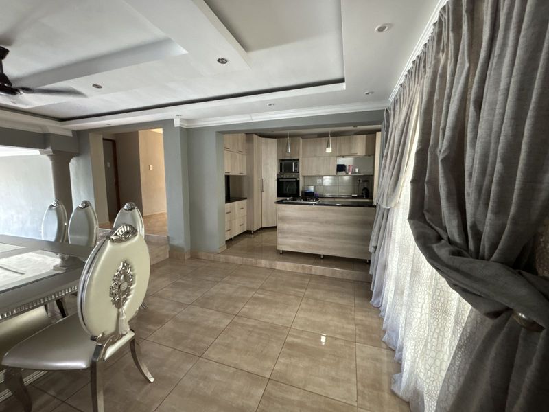 House For Sale in Golden Acres Estate - Photo 6