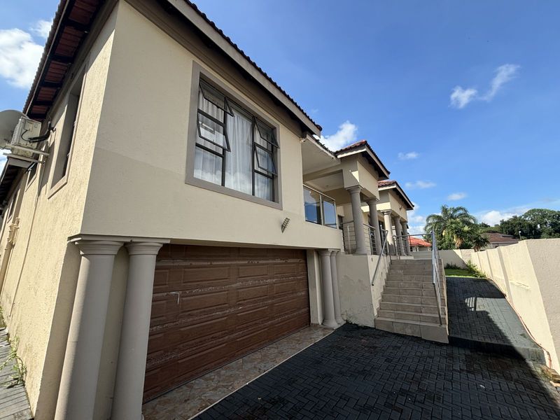 House For Sale in Golden Acres Estate - Photo 3