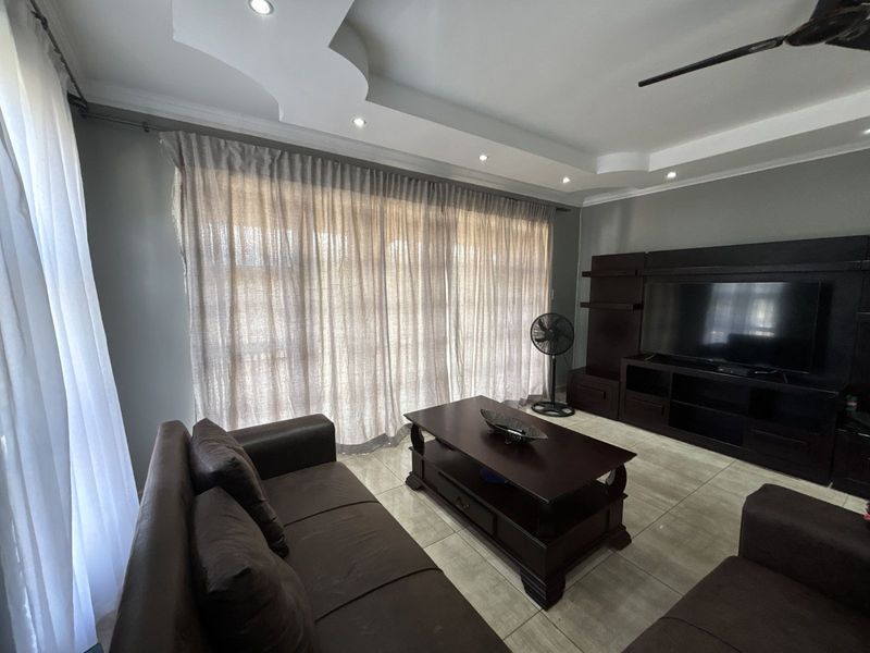 House For Sale in Golden Acres Estate - Photo 10