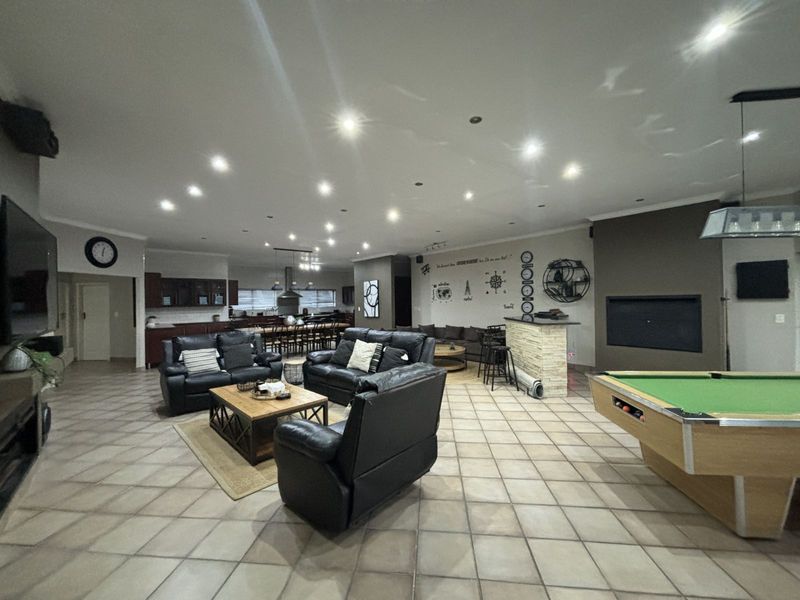 House For Sale in Clearwaters Cove - Photo 6