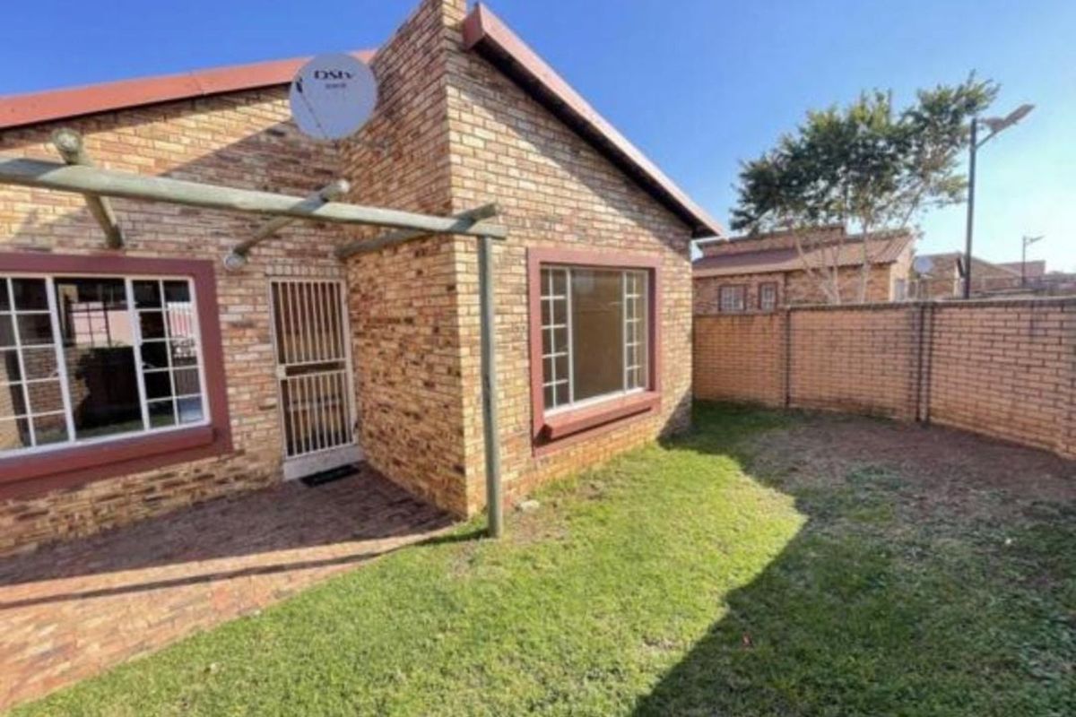 Townhouse To Rent in Kosmosdal - Photo 5