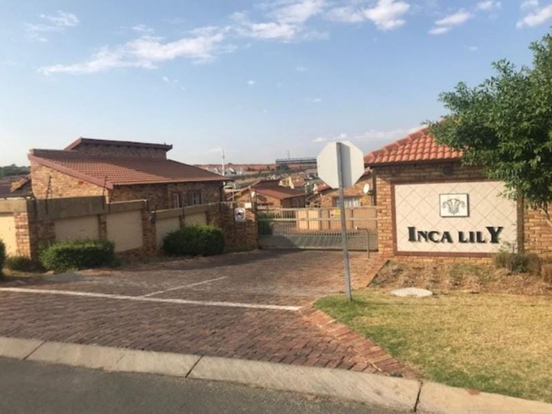 Townhouse To Rent in Kosmosdal - Photo 2