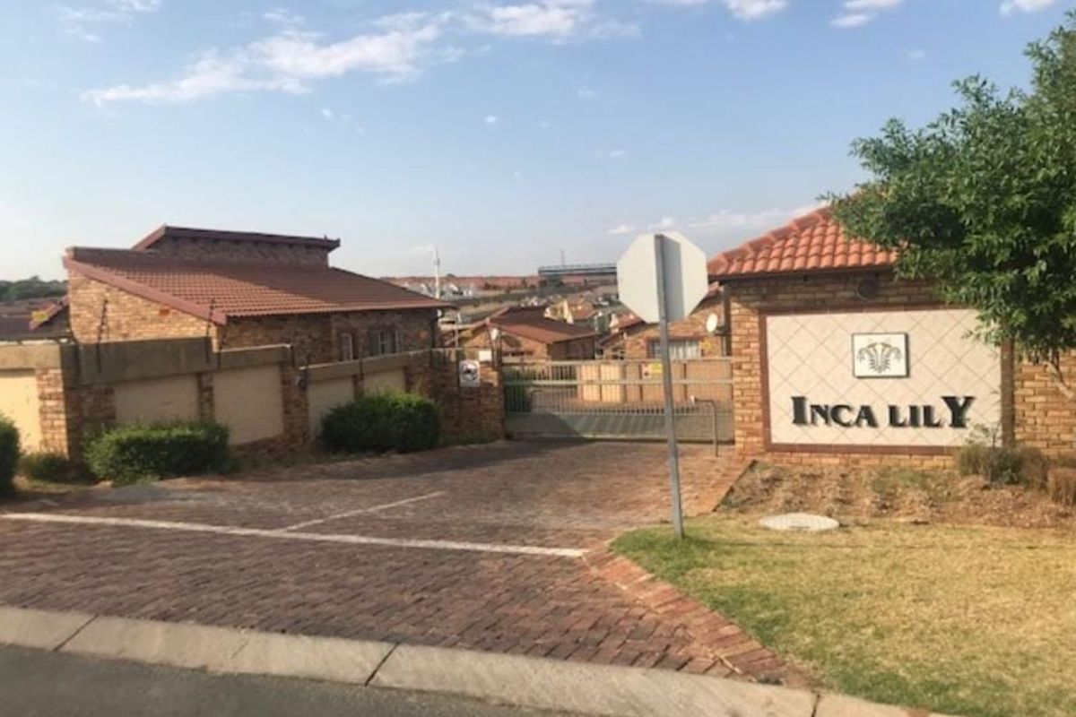 Townhouse To Rent in Kosmosdal - Photo 2