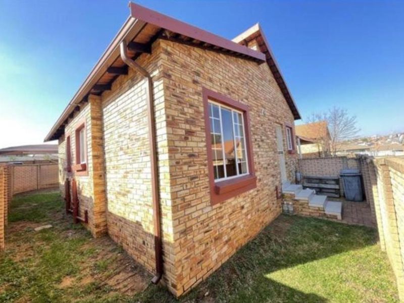 Townhouse To Rent in Kosmosdal - Photo 4