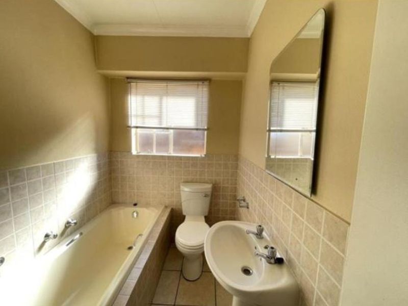 Townhouse To Rent in Kosmosdal - Photo 9