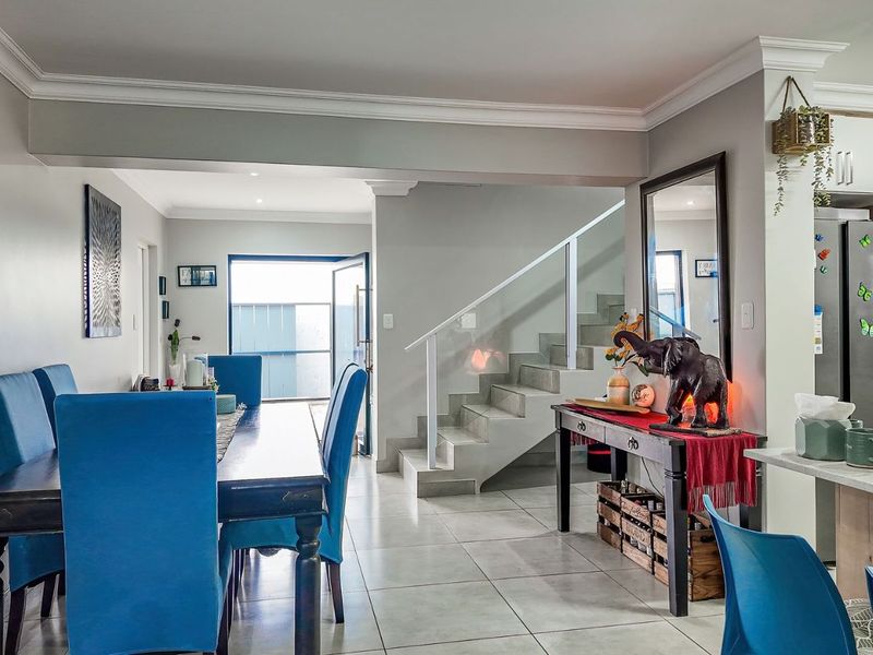 Townhouse For Sale in Dana Bay - Photo 4