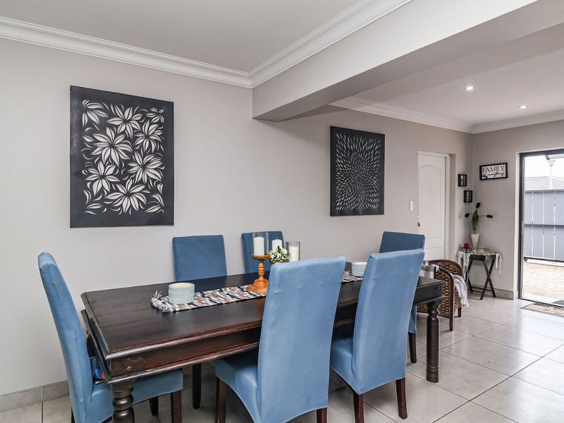 Townhouse For Sale in Dana Bay - Photo 5