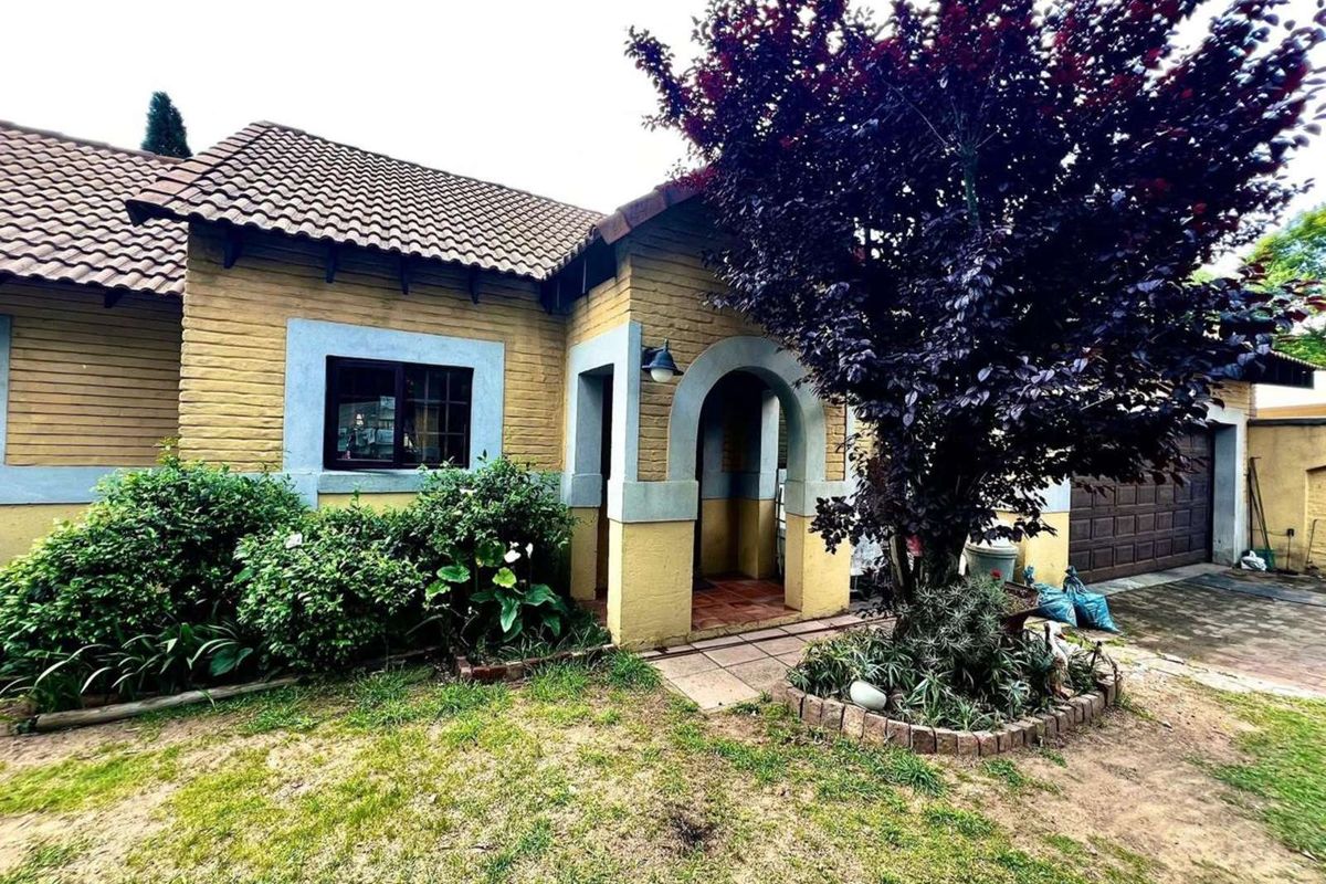 Townhouse For Sale in Ermelo Central - Photo 3