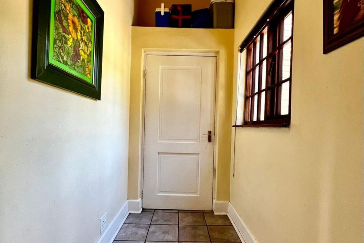 Townhouse For Sale in Ermelo Central - Photo 5