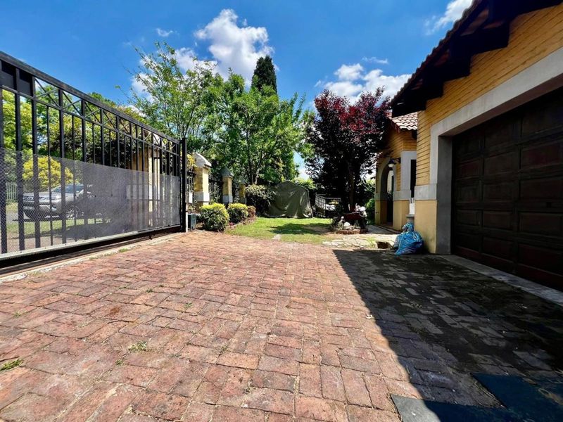 Townhouse For Sale in Ermelo Central - Photo 4