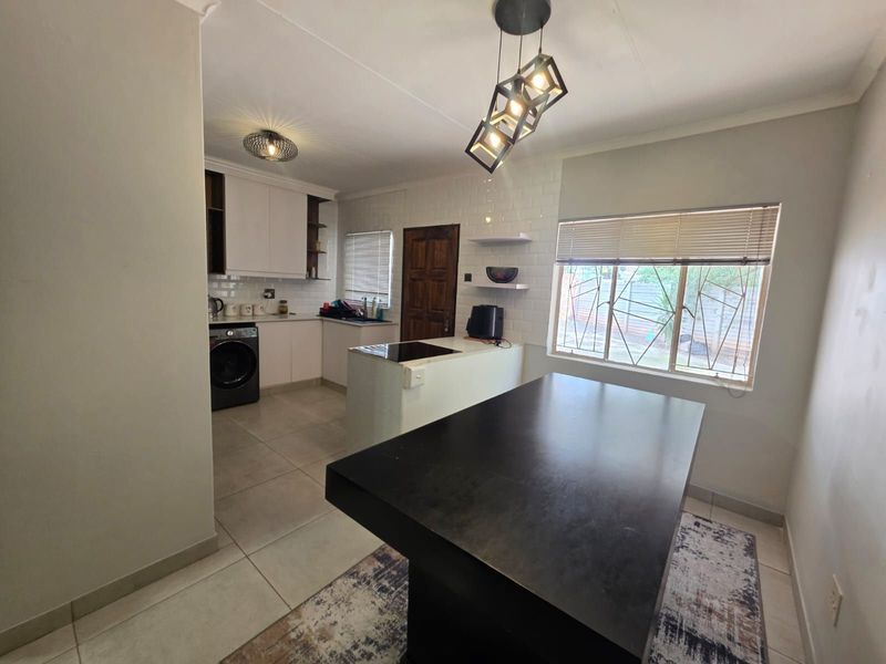 Townhouse For Sale in New Park - Photo 10