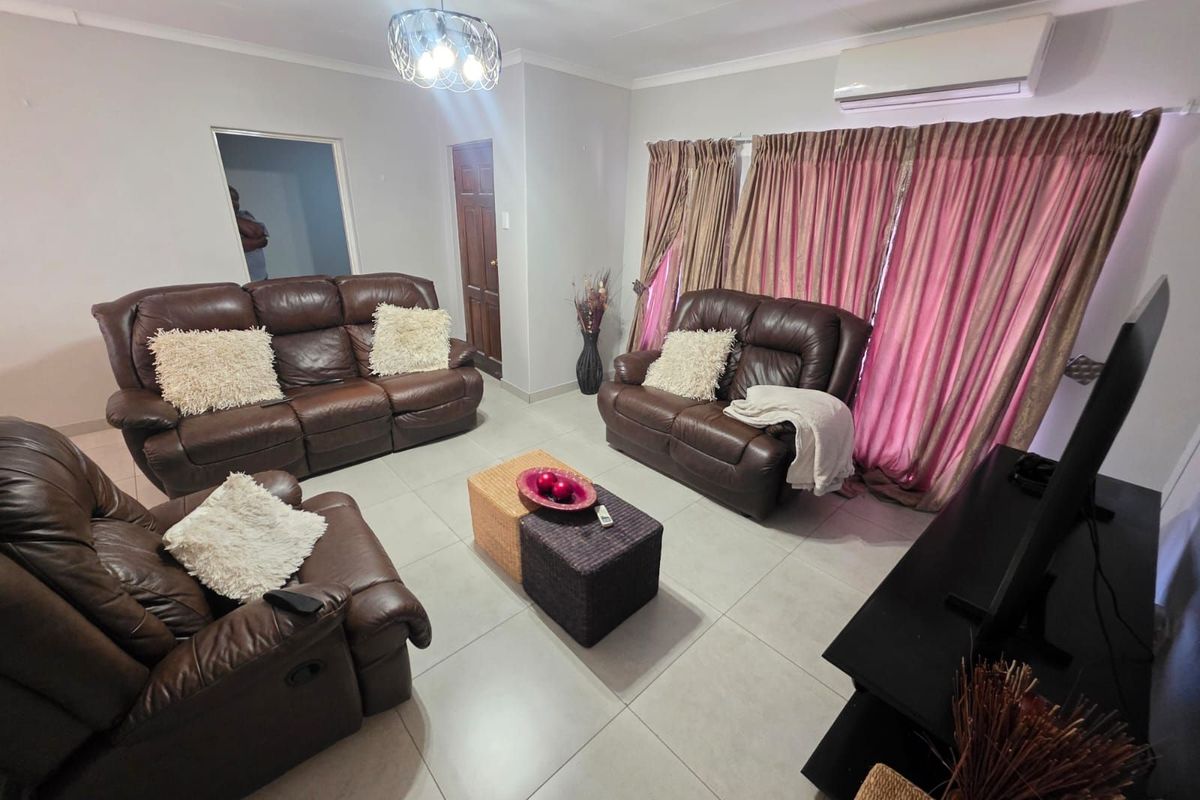 Townhouse For Sale in New Park - Photo 2