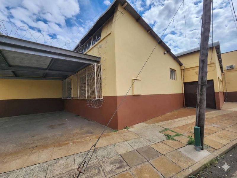 Industrial For Sale in De Beers - Photo 2