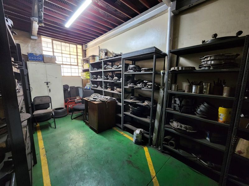 Industrial For Sale in De Beers - Photo 8