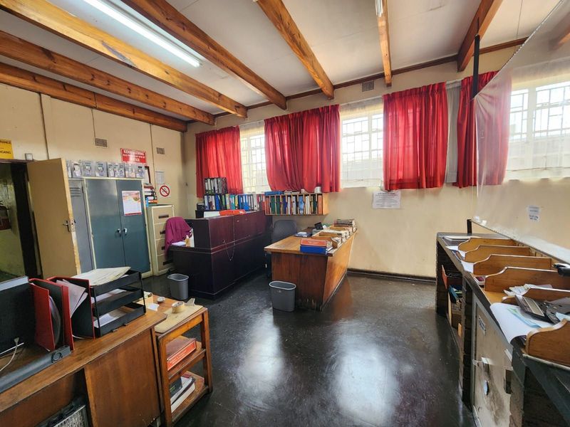 Industrial For Sale in De Beers - Photo 4