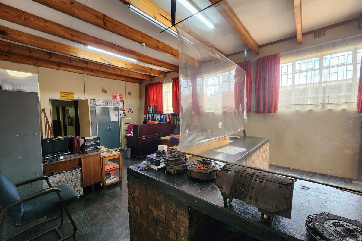 Industrial For Sale in De Beers - Photo 5