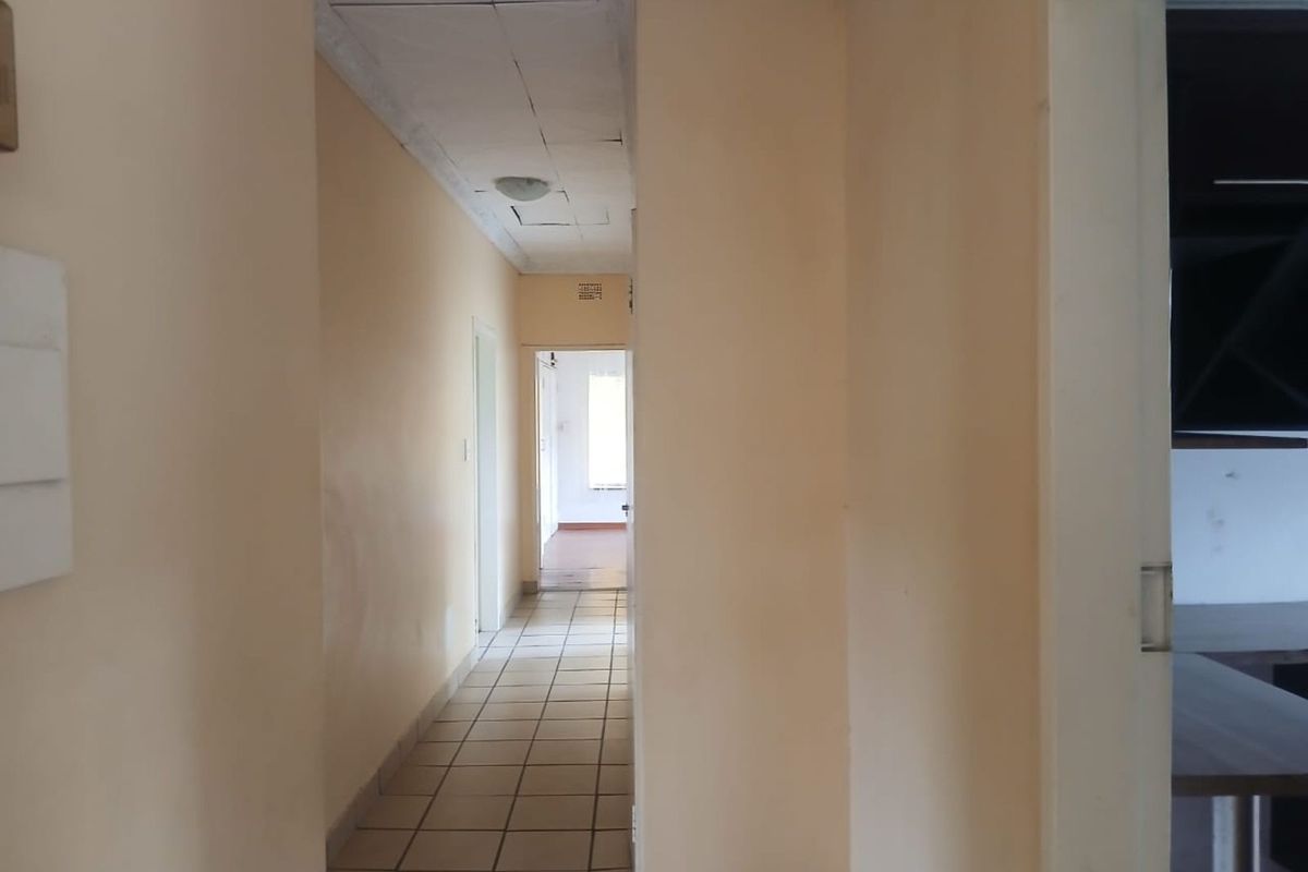 House To Rent in Edleen - Photo 2