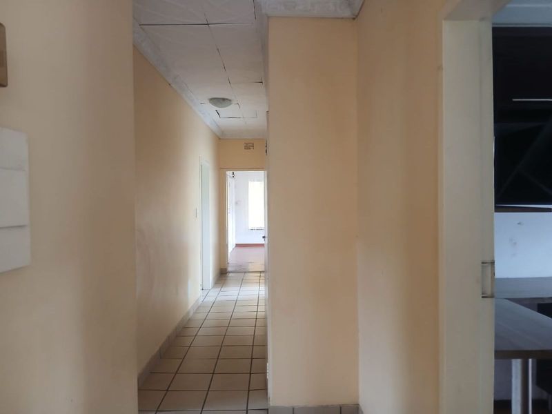 House To Rent in Edleen - Photo 2