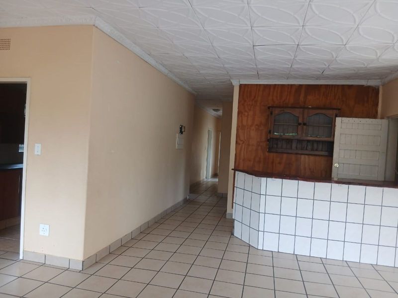 House To Rent in Edleen - Photo 9