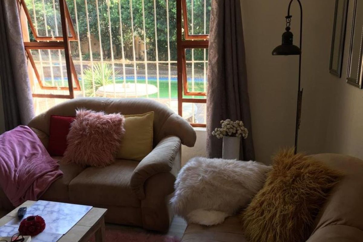 House To Rent in Paulshof - Photo 5