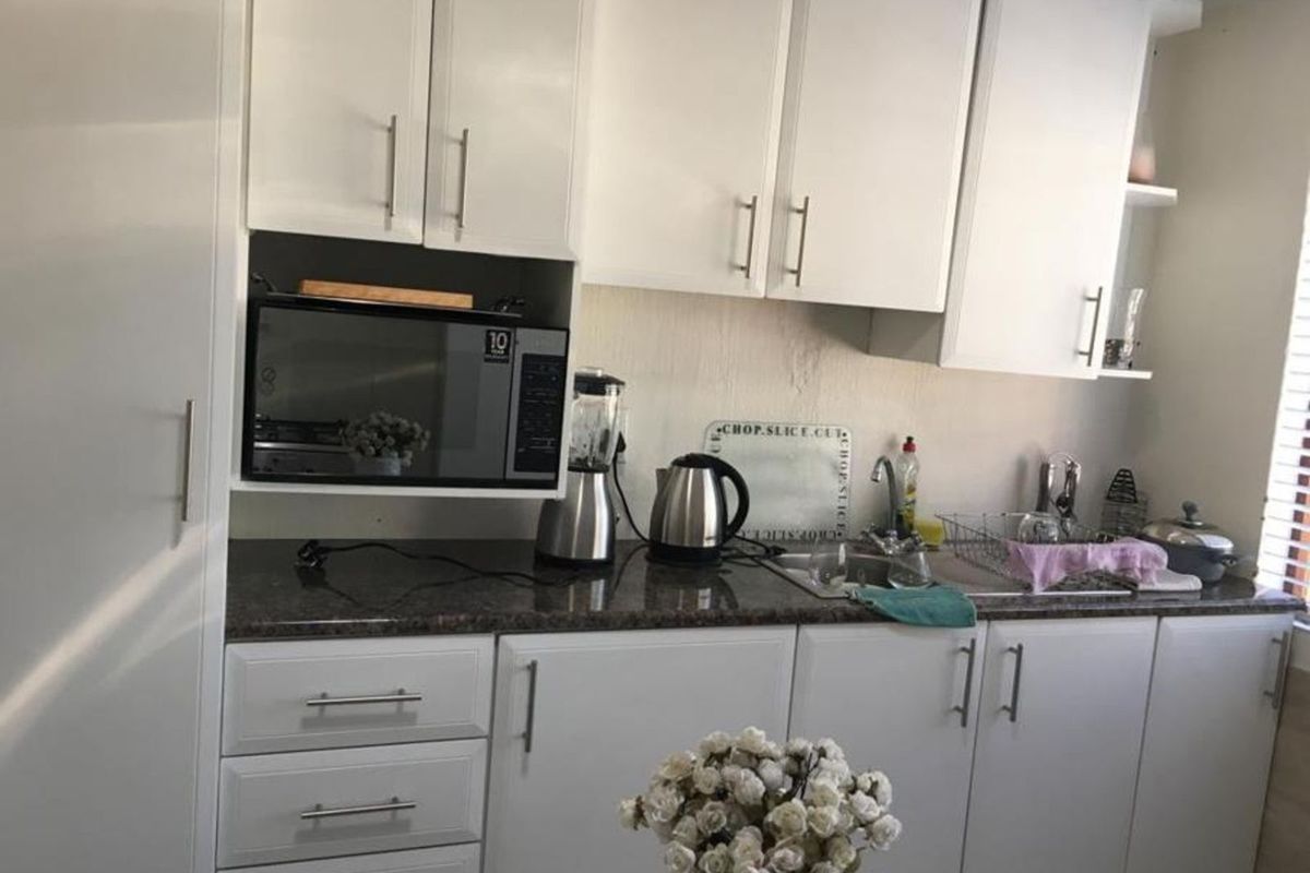 House To Rent in Paulshof - Photo 2