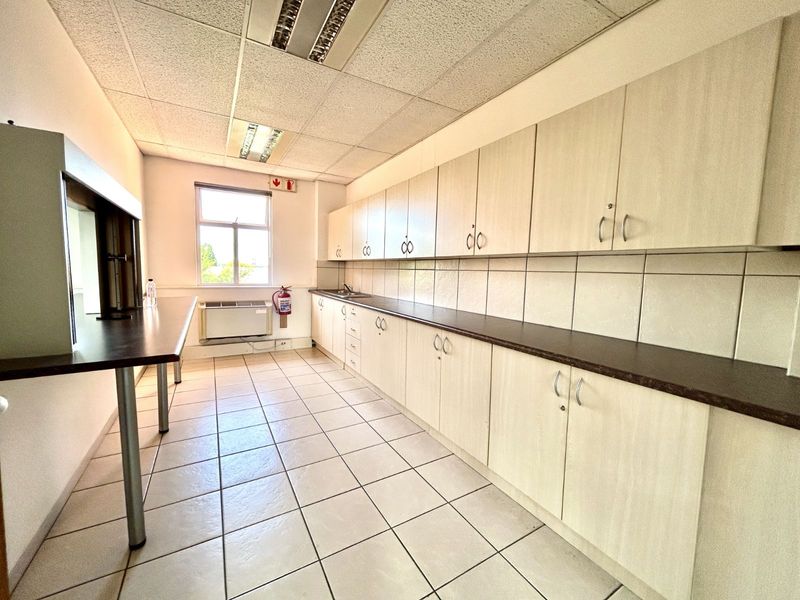 Office To Rent in Menlyn - Photo 6