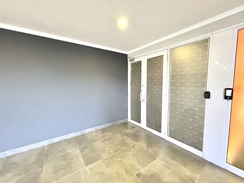 Office To Rent in Menlyn - Photo 5