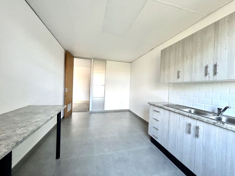 Office To Rent in Menlyn - Photo 8