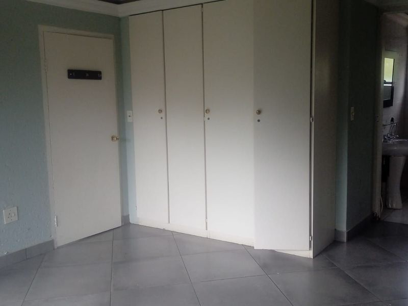 Townhouse For Sale in Roodekrans - Photo 9