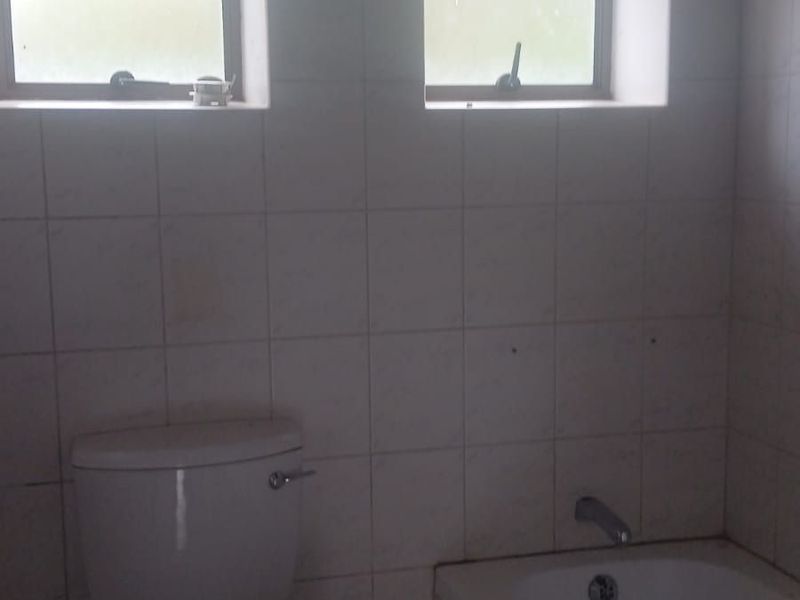 Townhouse For Sale in Roodekrans - Photo 7